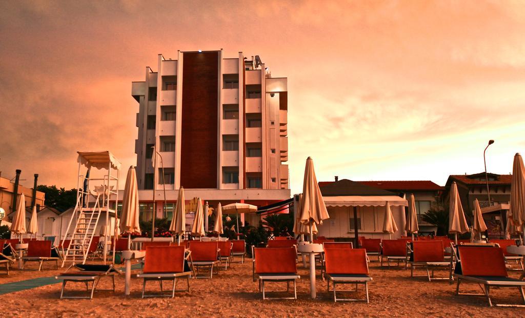 Hotel Ambassador Marotta Dış mekan fotoğraf