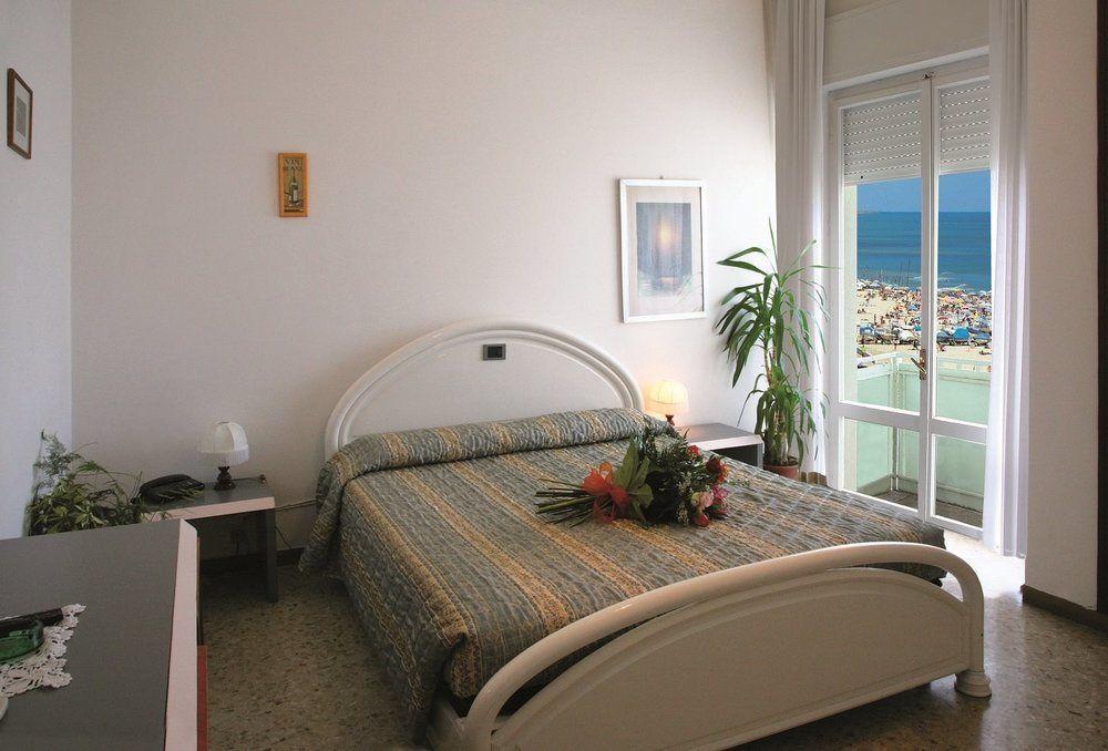 Hotel Ambassador Marotta Dış mekan fotoğraf